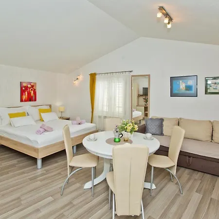 Jure Guest house 3*