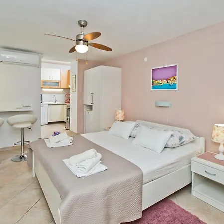Jure Guest house