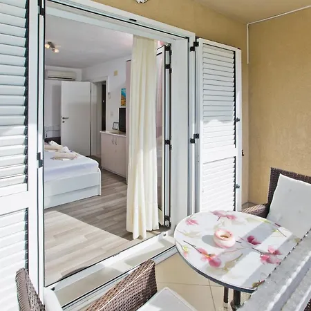 Guest house Jure