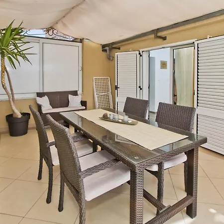Guest house Jure Hvar Town