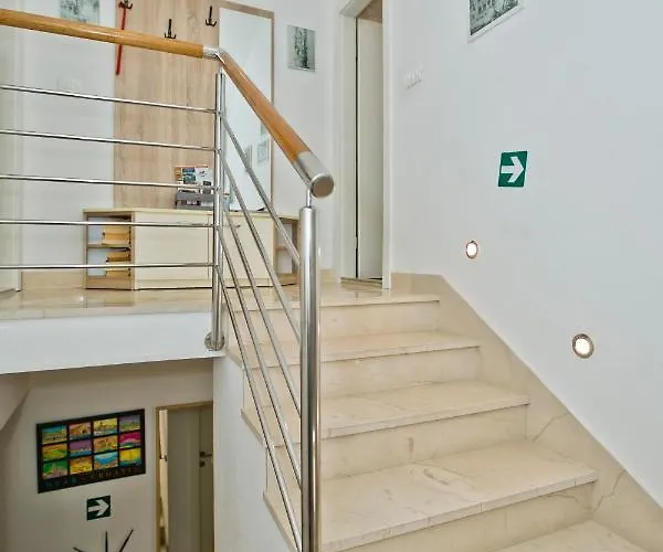 Konukevi Jure Hvar Town