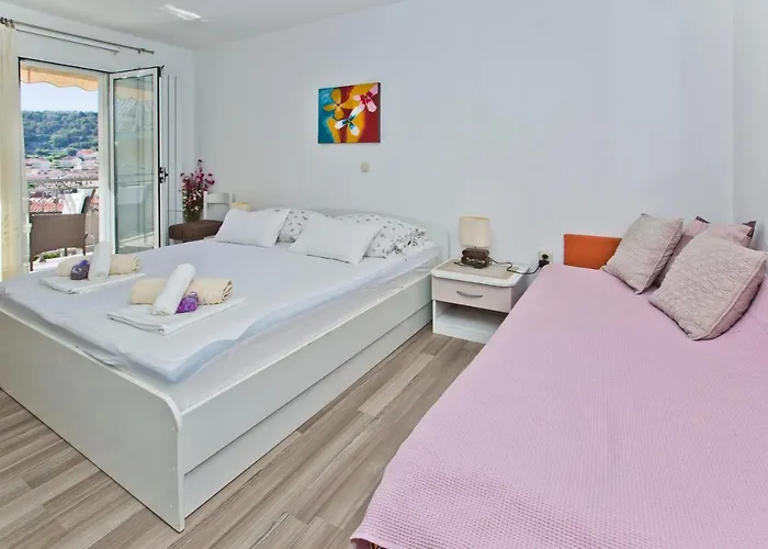 Jure Konukevi Hvar Town