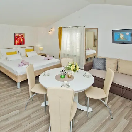 Jure Гостевой дом Хвар